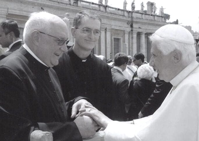 199el papa y el padre buela 1 e1498735769938